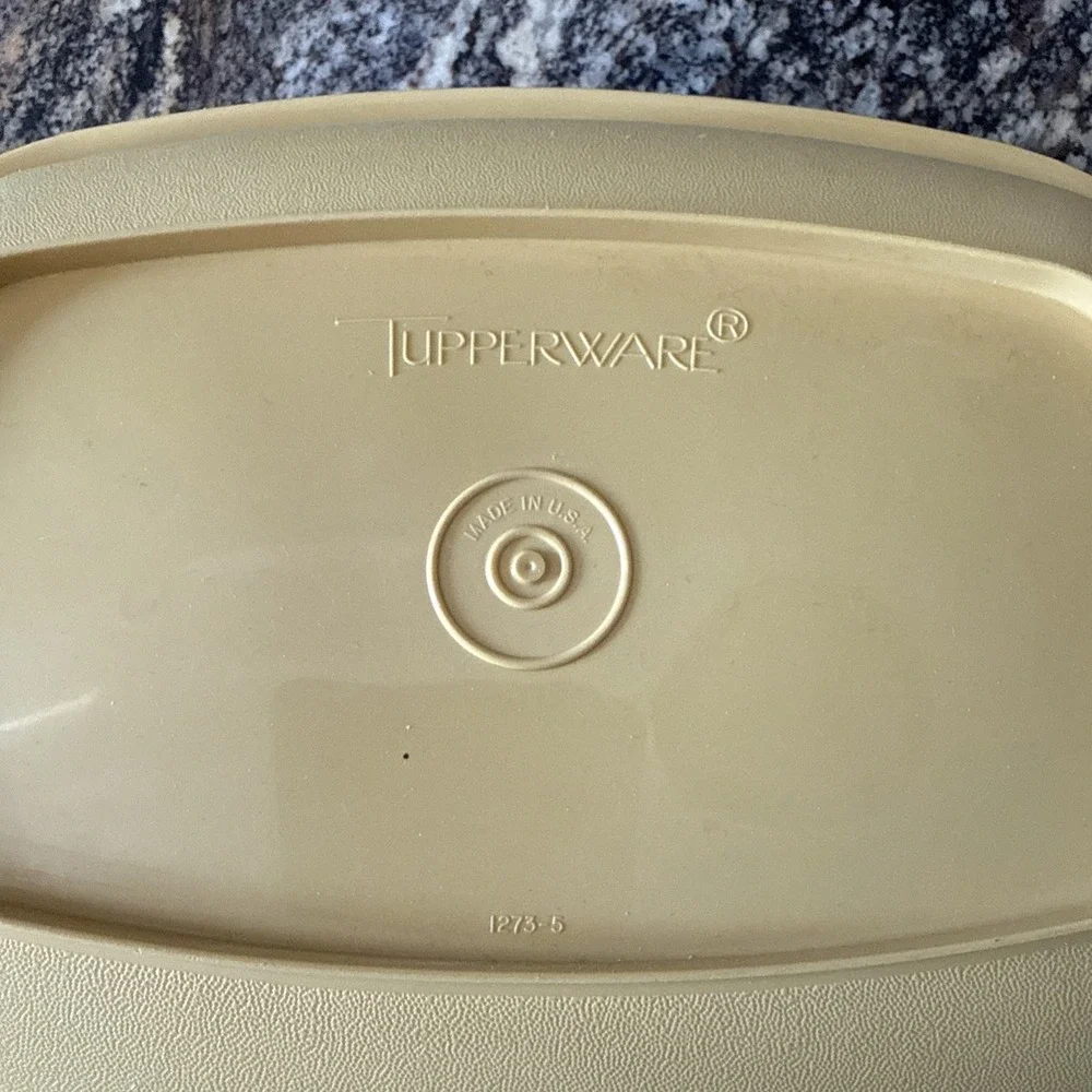 VTG Tupperware Yellow Oblong Oval Micro Veggie Casserole Dish Bowl Lid Strainer
